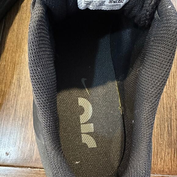Athletic_Shoes